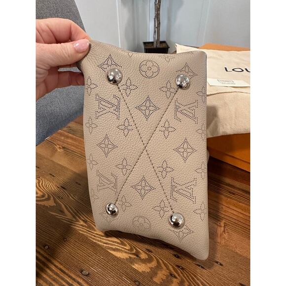 Louis Vuitton Bella Mahina Galet Bag - Picture 3 of 16